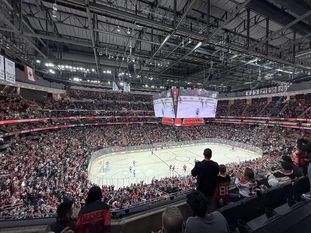 Pier Club Box 4, Row B