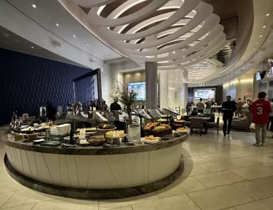 All-inclusive food and beverages in the Owners Club just outside of the suite
