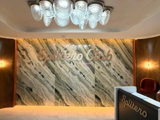 Splitero Club 325, Row B verified photo