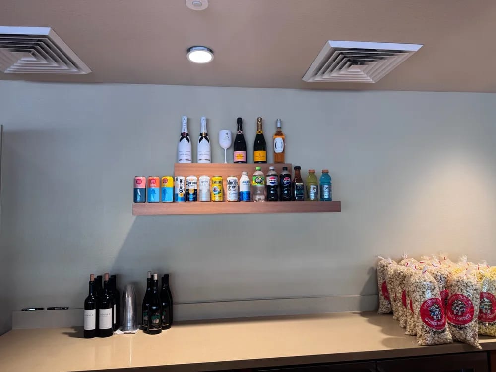 Suite 208 verified photo