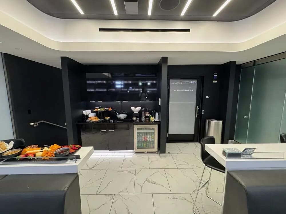 Club Suite E1003 representative photo