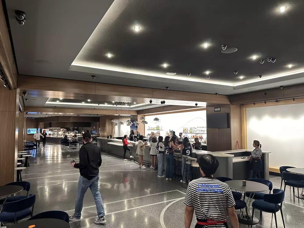 Floor 9, Row E representative photo