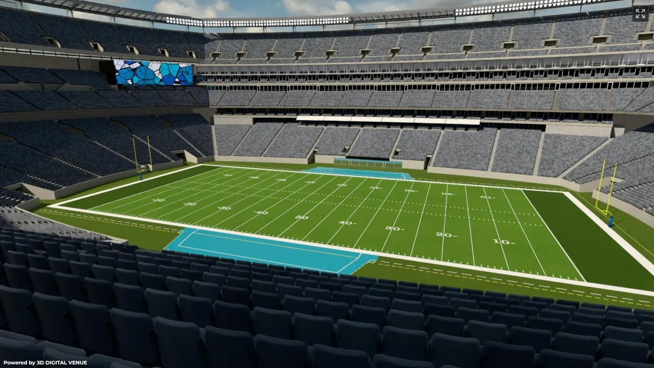East Mezzanine Club 211, Row 4