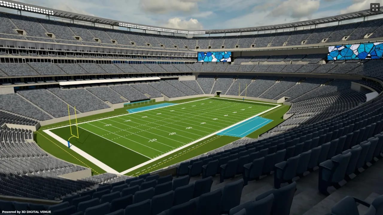 East Mezzanine Club 220, Row 13