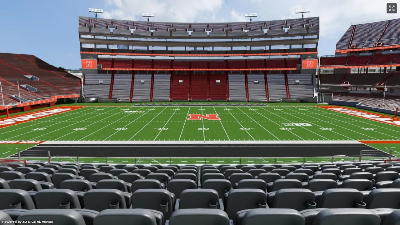 Club 226, Row 15