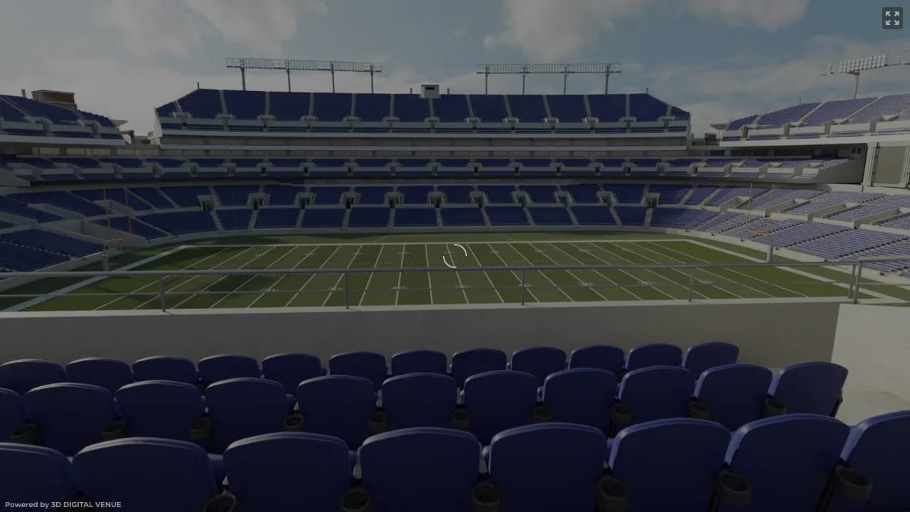 Club Level 200, Row 8