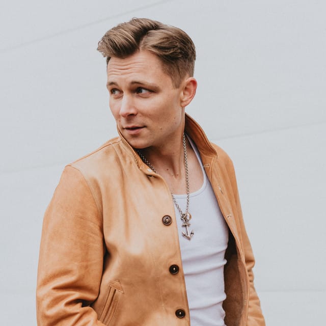 Frankie Ballard suites and premium seating