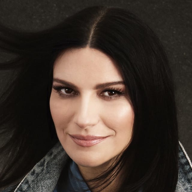 Laura Pausini suites and premium seating